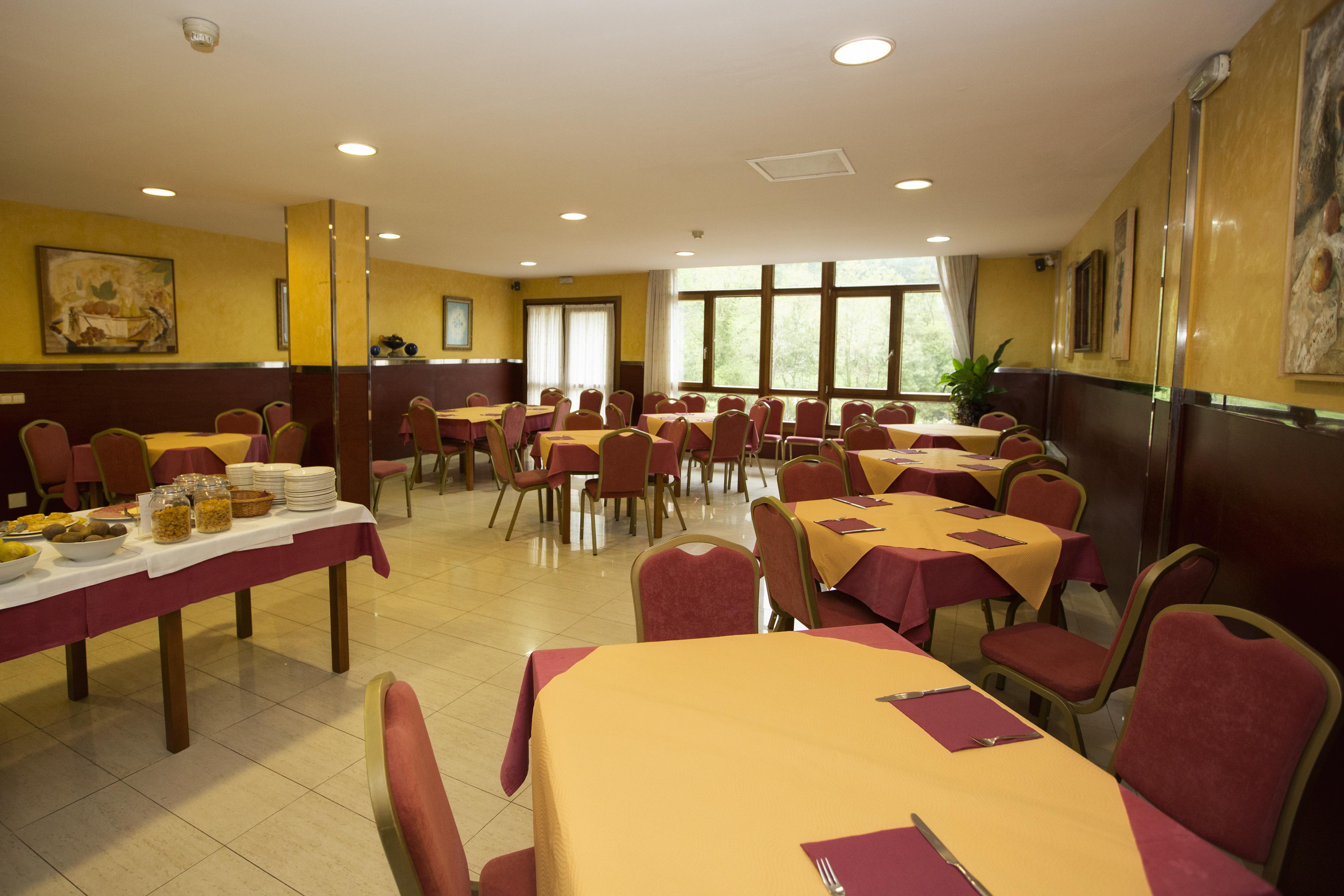 Hotel Ciudad Onís Extérieur photo