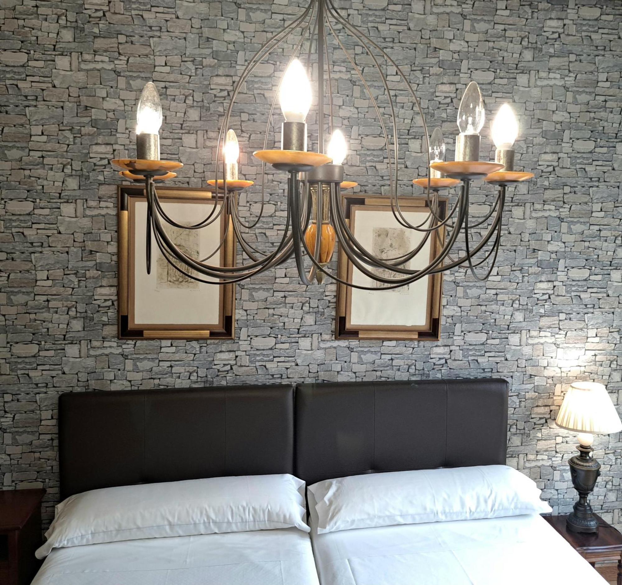 Hotel Ciudad Onís Extérieur photo