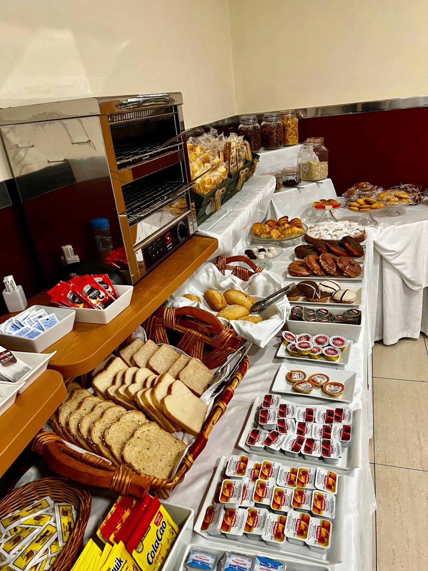Hotel Ciudad Onís Extérieur photo